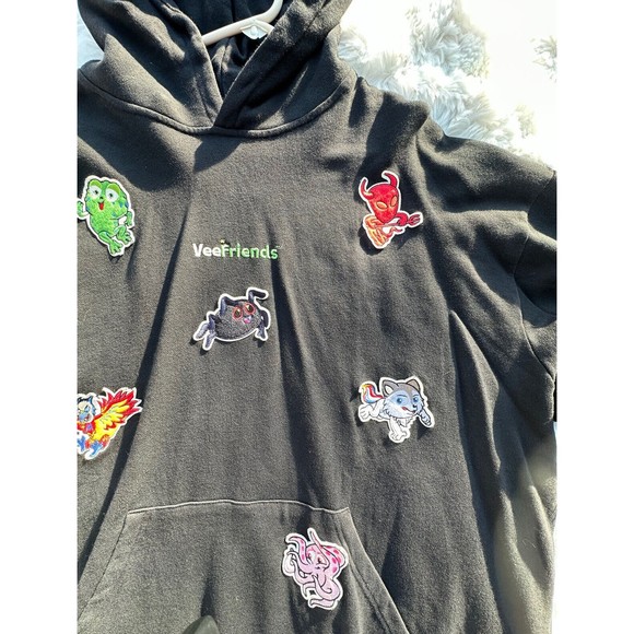 XL VeeFriends VeeCon 2022 EXCLUSIVE Hoodie RARE blk embroidered patch sweatshirt - Picture 12 of 13